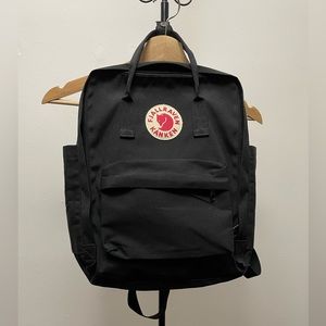 Fjallraven, Kanken Classic Backpack for Everyday, Black